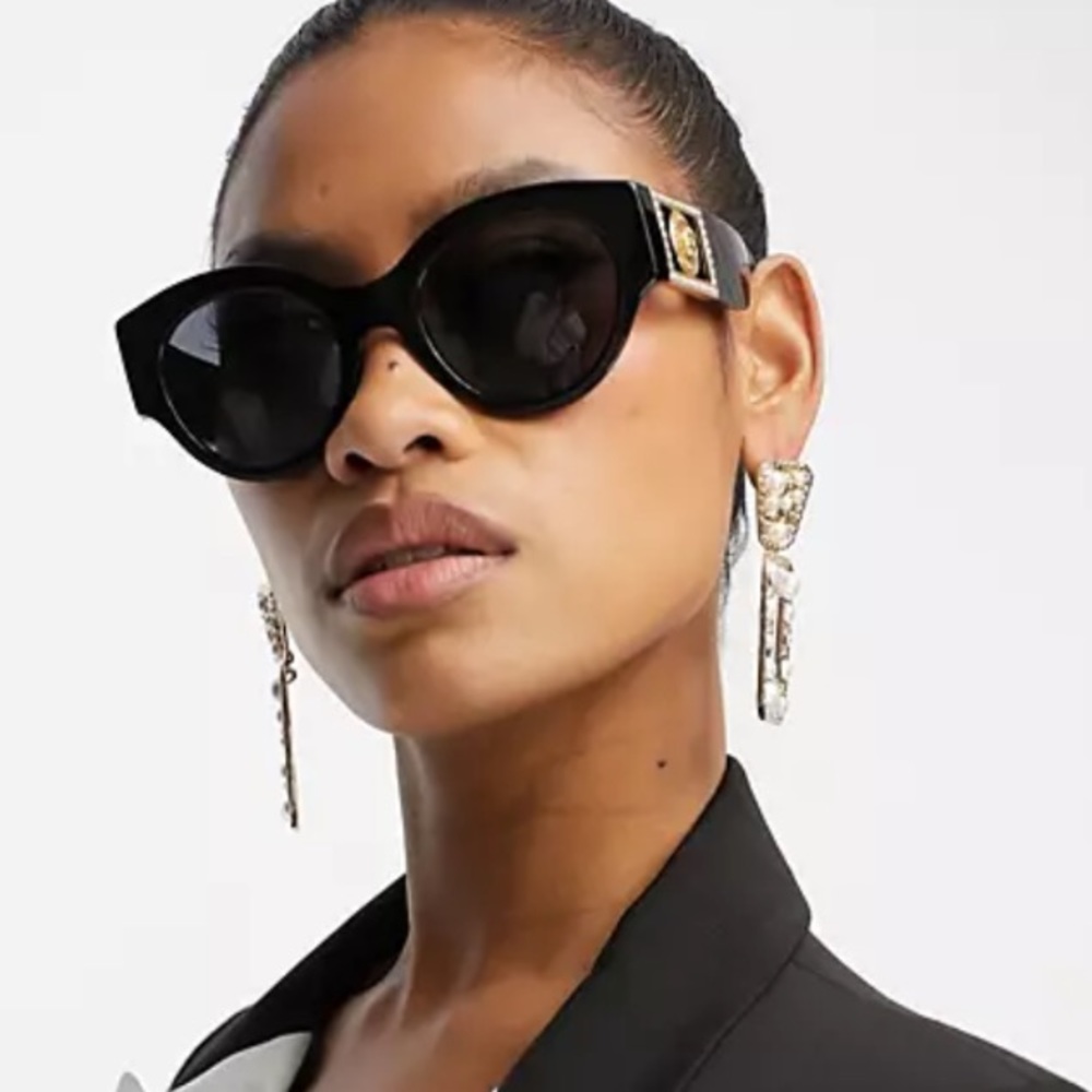 Versace Sunglasses, New 250 - Picture 5 of 5
